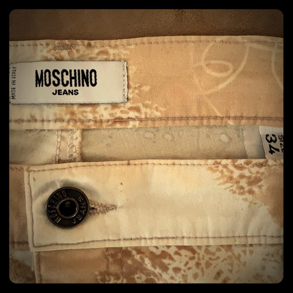 “MOSCHINO jeans
